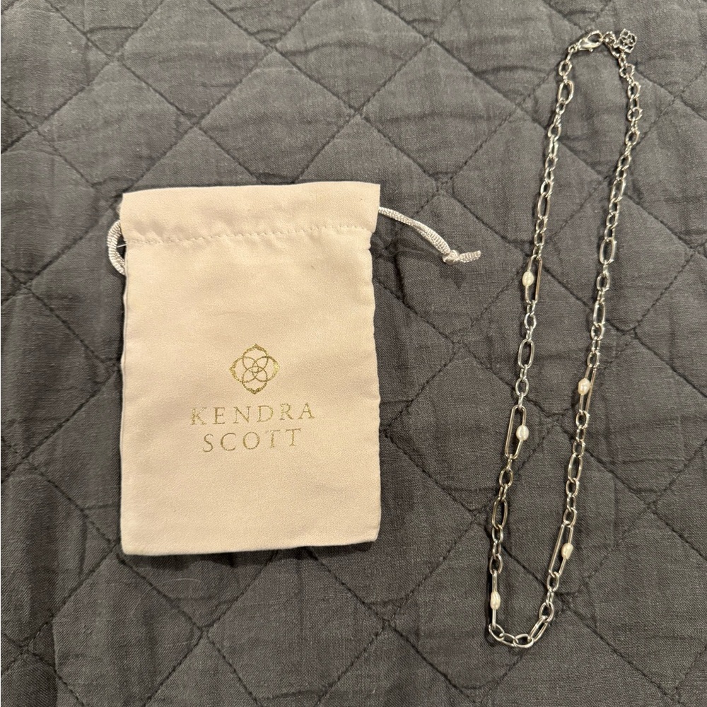 Kendra Scott Silver and Pearl Paperclip Necklace